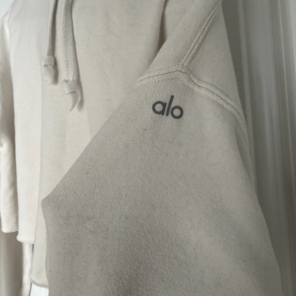 ALO Yoga Ivory Cropped Hoodie - Picture 2 of 4